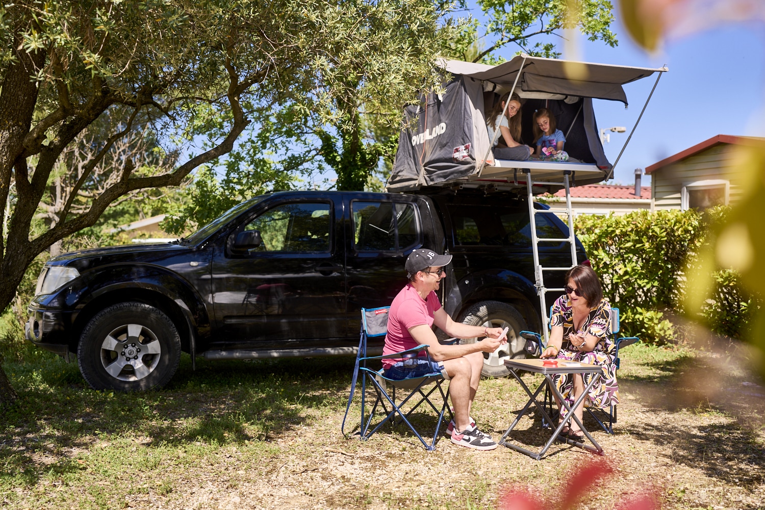 Emplacement (voiture + caravane/tente + électricité + eau)